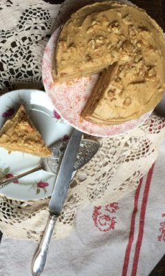 Coffee & walnut cake