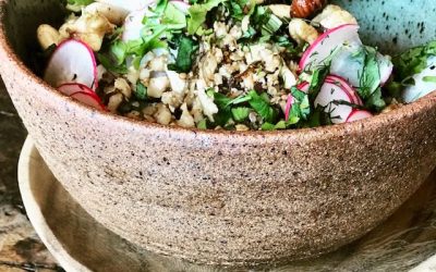 Sticky cauliflower rice with mixed nuts